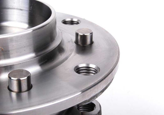 Wheel hub with front bearing for BMW E82, E90, E92, E93, E60, E61N, E63, E64 (OEM 31222282670). Original BMW.