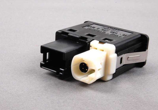 Módulo USB/AUX OEM 84109237654 para BMW {E81, E82, E87, E88, E90, E91, E92, E93, E60, E61, F07, F10, F11, F18, E63, E64, F06, F12, F13, F01, F02, F04, E84, F25, F26, E70, E71, E72, E89} y MINI {R55, R56, R57}. Original BMW/MINI.