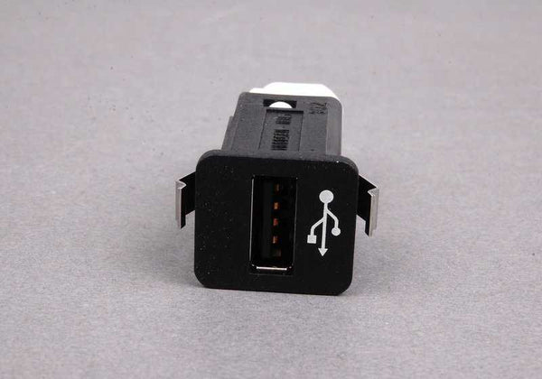 Conector USB OEM 84109237656 para BMW E81, E82, E87, E88, E90, E91, E92, E93, E60, E61, F07, F10, F11, E63, E64, F06, F12, F13, F01, F02, F04, E84, F25, F26, E70, E71, E72, E89. Original BMW