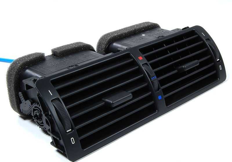 Central ventilation grille for BMW E39. Original BMW.