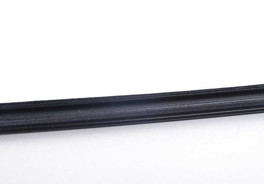 Couverture du conduit extérieur gauche pour plusieurs modèles BMW (OEM 51218397635). BMW d'origine