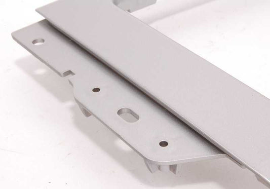 Moulage en argent, de la console centrale pour BMW E53. BMW original.