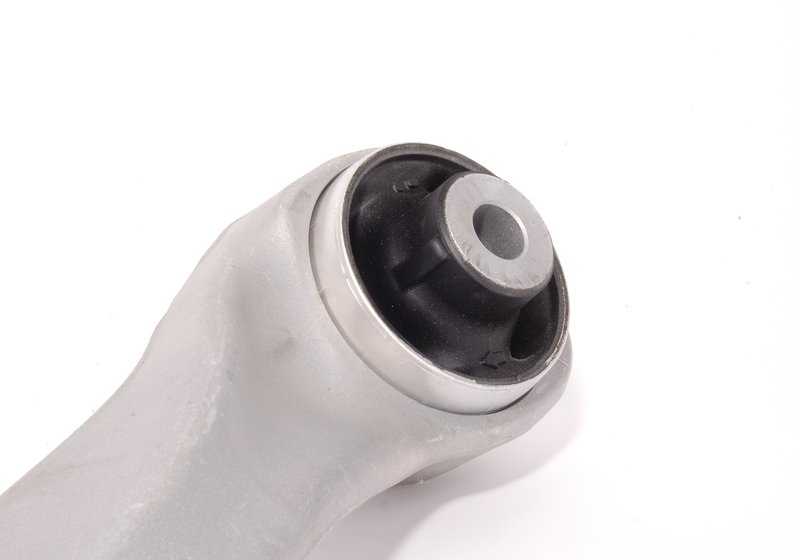 Brazo de tracción con cojinete de goma derecho para BMW F10, F11, F18, F06, F12, F13 (OEM 31126775972). Original BMW.