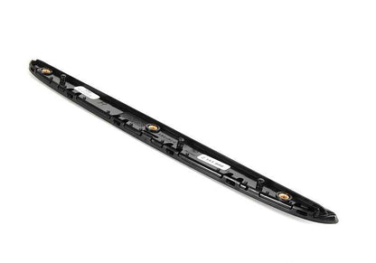 Front Embels Capó OEM 51712151898 per la serie BMW 3 (E90, E91). BMW originale.