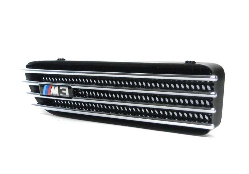 Grill decorativa anteriore sinistra per la serie BMW 3 E46 (OEM 51132694607). BMW originale