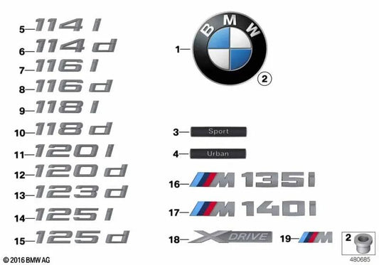 Emblema pegado trasero para BMW Serie 1 E82, E88, F20, F21 (OEM 51147166207). Original BMW.