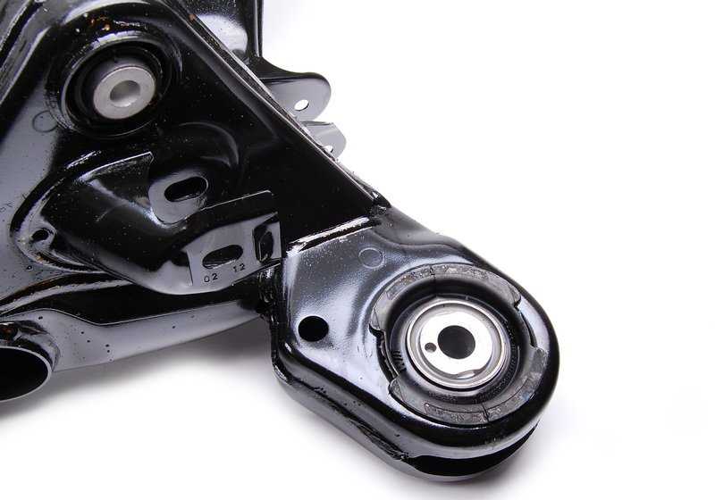 Portaeje trasero para BMW E82, E90, E92, E93 (OEM 33312283340). Original BMW.