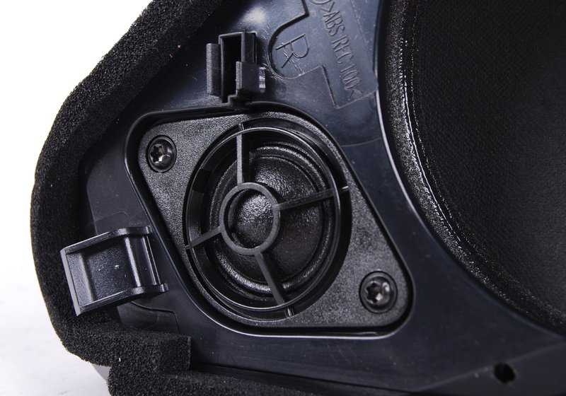 Alto-falante traseiro direito para BMW Série 3 E36 (OEM 65138370870). BMW originais.