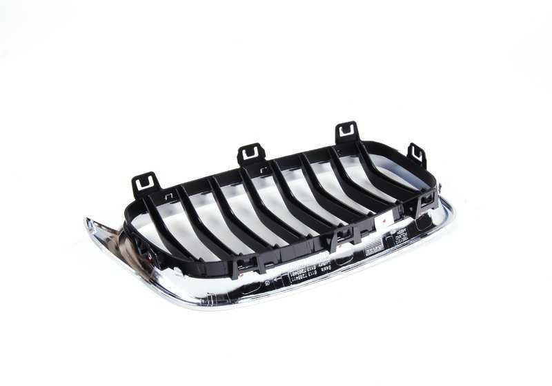 Embellecedor Frontal para BMW Serie 3 F30, F31, F35 (OEM 51137260497). Original BMW