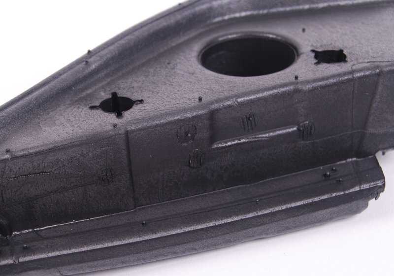 Junta de sello del triángulo del espejo exterior izquierdo OEM 51337139347 para BMW E90, E91. Original BMW.