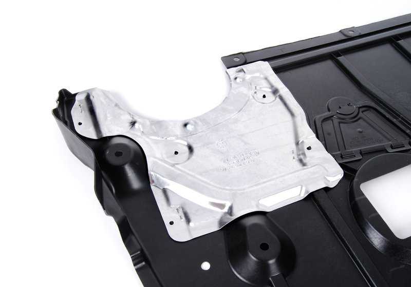 Protección del compartimento del motor para BMW Serie 1 E82 (OEM 51752996364). Original BMW