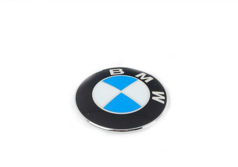 Emblema para BMW Serie 3 E36, E46, Serie 5 E34, E39, Serie 7 E32, E38, Serie 8 E31, X5 E53, Z8 E52 (OEM 51148123297). Original BMW