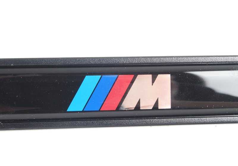 Placa para BMW Serie 3 E36, Serie 8 E31 (OEM 51132264666). Original BMW.