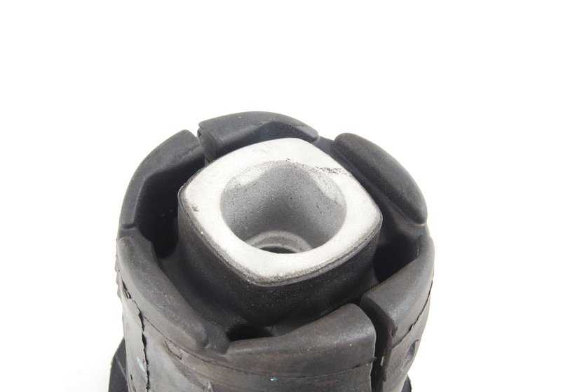 Cojinete de goma delantero para BMW Serie 1 E81, E82, E87, E88, Serie 3 E90, E91, E92, E93 (OEM 33316758259). Original BMW