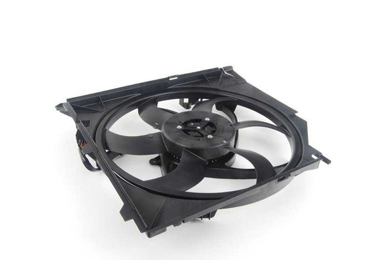 Logement de ventilateur avec un ventilateur pour BMW E83, E83N (OEM 17113452509). BMW d'origine.