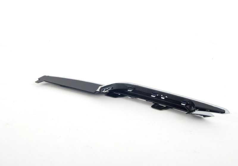 Embellecedor de Entrada de Aire Derecho para BMW F30, F31 (OEM 51117279698). Original BMW.