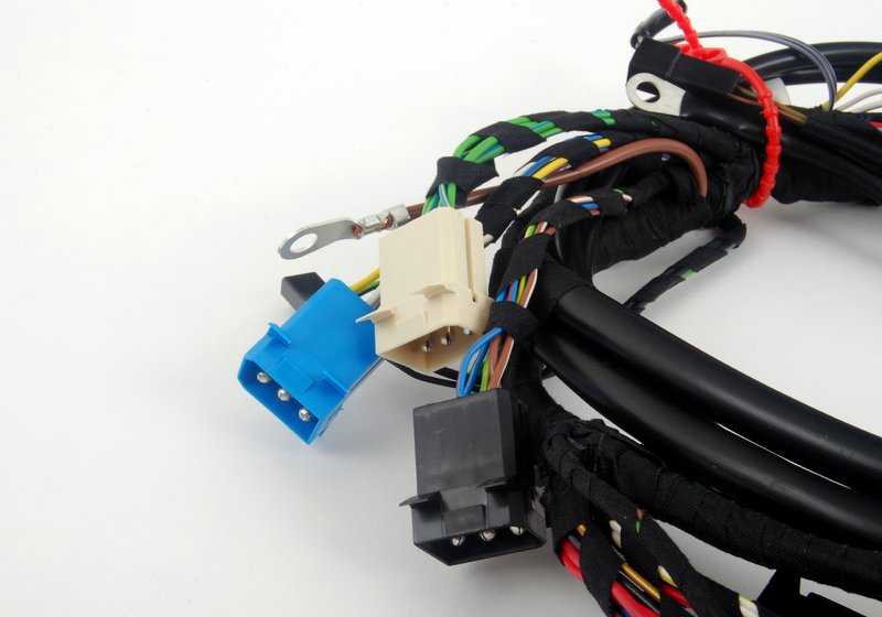 Segmento de Cableado del Chasis para BMW para varios modelos/series de BMW (OEM 61111244421). Original BMW