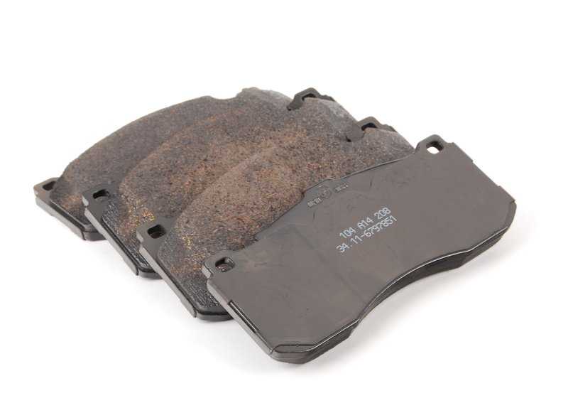 Asbestos-free brake pad repair kit for BMW E82, E88 (OEM 34116797860). Original BMW