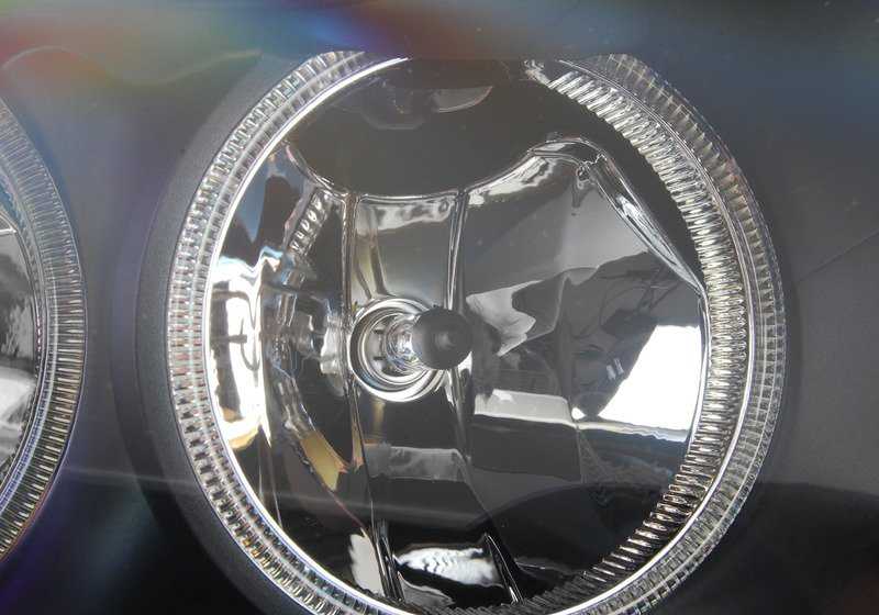 Faro delantero derecho para BMW E60, E61 (OEM 63127166116). Original BMW.