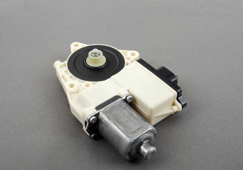 Motore di orecchio Front destro OEM 67626925964 per BMW E83. BMW originale.