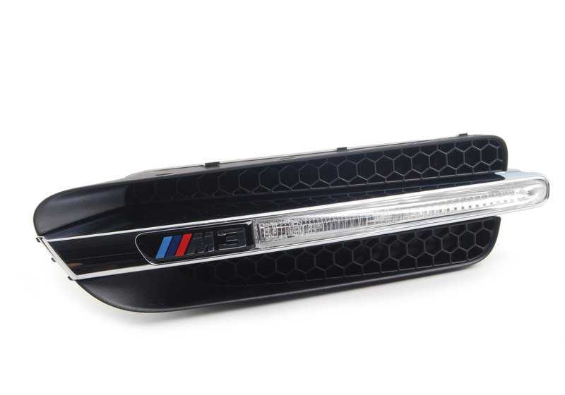 Rejilla decorativa pared lateral con emblema izquierdo para BMW Serie 3 E90, E90N (OEM 51138046447). Original BMW.