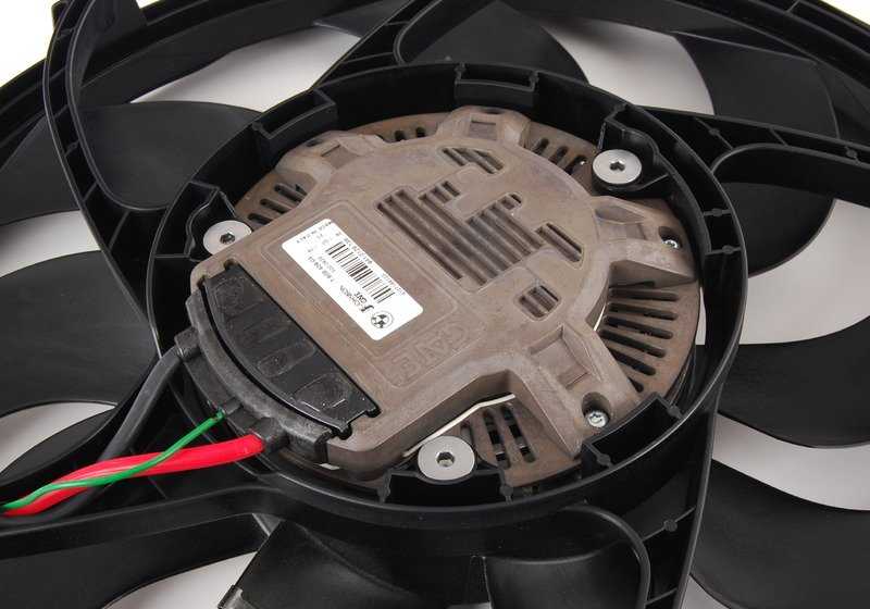 Carcasa del ventilador con ventilador para BMW Serie 1 F20N, F21N, Serie 2 F22, F23, F87, Serie 3 F30, F31, F34, Serie 4 F32, F33, F36 (OEM 17427640513). Original BMW