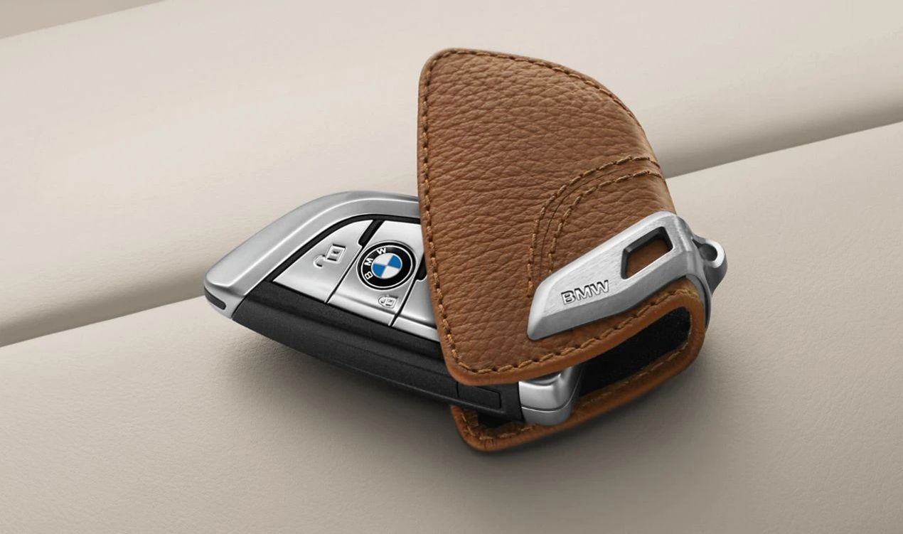 Funda para llaves con pinza de acero inoxidable para BMW Serie 1 F40, Serie 2 F45, F46, G42, Serie 3 G20, G21, G28, G80, Serie 4 G22, G23, G26, G82, Serie 5 F90, G30, G31, G38, Serie 6 G32, Serie 7 G11, G12, Serie 8 F91, F92, F93, G14, G15, G16, X1 F48, X