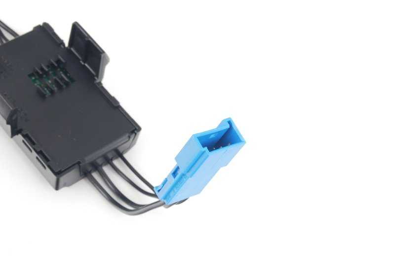 Electrónica de calefacción del volante para BMW Serie 1 E81, E82, E87N, E88 Serie 3 E90N, E91N, E92, E92N, E93, E93N X1 E84 (OEM 61319217865). Original BMW