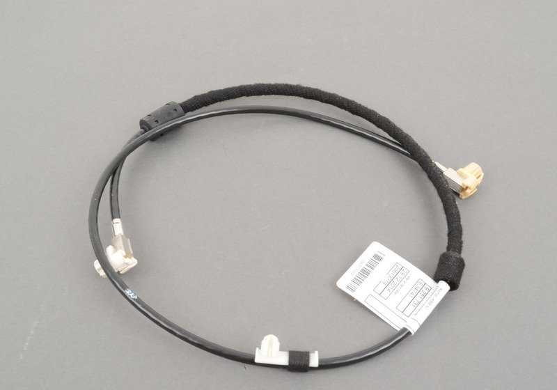 Cable de conexión USB para BMW F20, F21, F52, F87, F30, F34, F80, F32, F33, F82, F83 (OEM 61119251703). Original BMW