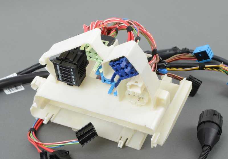 Wiring Harness Engine Transmission Module for BMW 3 Series E46 (OEM 12517518042). Original BMW.