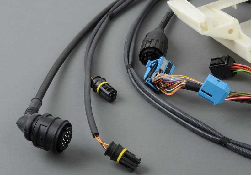 Wiring Harness Engine Transmission Module for BMW 3 Series E46 (OEM 12517518042). Original BMW.