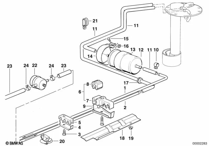 Zulaufrohr für BMW 7er E32 (OEM 16121179381). Original BMW.