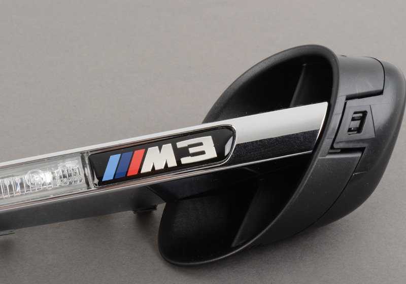 Rejilla Decorativa Lateral con Emblema Derecha para BMW E92, E93 (OEM 51138046502). Original BMW