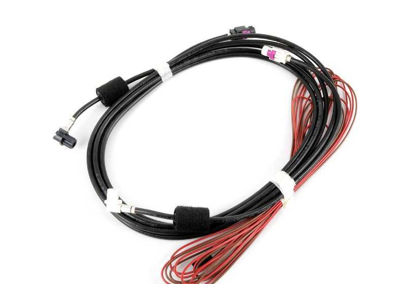 Cable USB OEM 61119208346 para BMW E70, E71, E72. Original BMW.