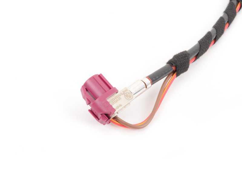 Cable de conexión CHAMP/MASK-CID OEM 61119251702 para BMW F20, F21, F22, F52, F87, F30, F31, F34, F35, F80, F32, F33, F82, F83. Original BMW.