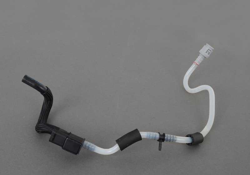 Fuel supply line for BMW X5 E70, E71 (OEM 13537806960). Original BMW