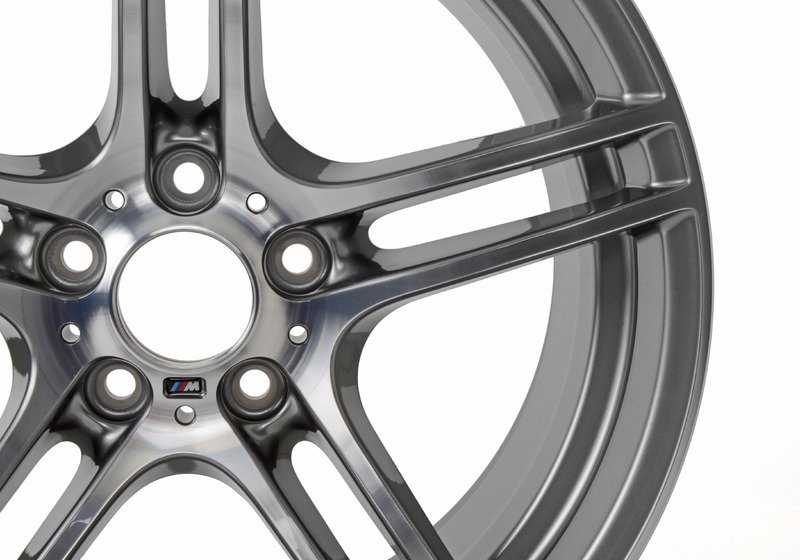 M Double Spoke Aluminium Wheel 313 for BMW 3 Series E90, E91, E92, E93 (OEM 36117844343). Original BMW