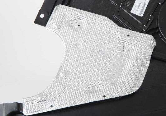 Protección del compartimento del motor para BMW Serie 1 E88 (OEM 51757166252). Original BMW