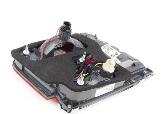 Piloto trasero derecho del maletero OEM 63217300272 para BMW Serie 7 (F01, F02). Original BMW.