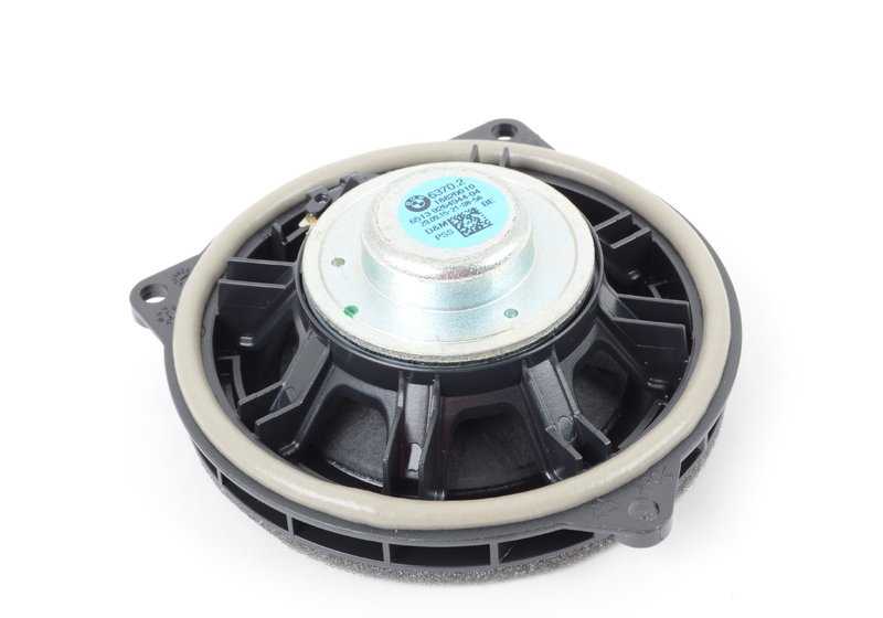 Altavoz de gama media para BMW Serie 3 F30, F31, F34, F35, F80, Serie 4 F32, F33, F36, F82, F83 (OEM 65139264944). Original BMW