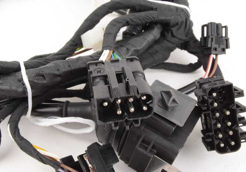 Cableado parcial del chasis OEM 61111244686 para BMW E12, E21, E23, E24, E26 y E28. Original BMW.