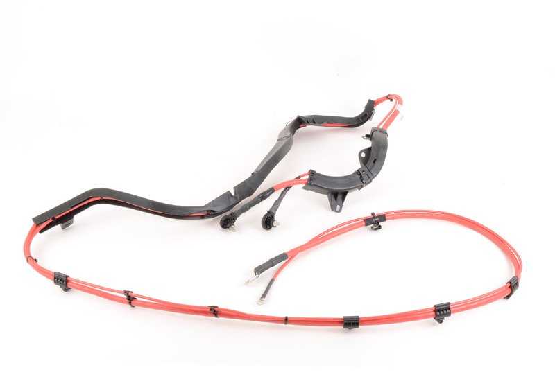 Cable positivo de la batería para BMW Serie 3 E90N, E91N, E92, E92N, E93, E93N (OEM 61129205520). Original BMW.