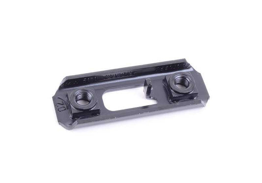 Placa de porca externa para BMW F20, F21, F22, F23, F87, F30, F31, F34, F35, F80, F32, F33, F36, F82, F83 (OEM 51117286015). BMW original