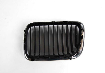 Rack decorativo destro per la serie BMW 3 E36 (OEM 51138195152). BMW originale.