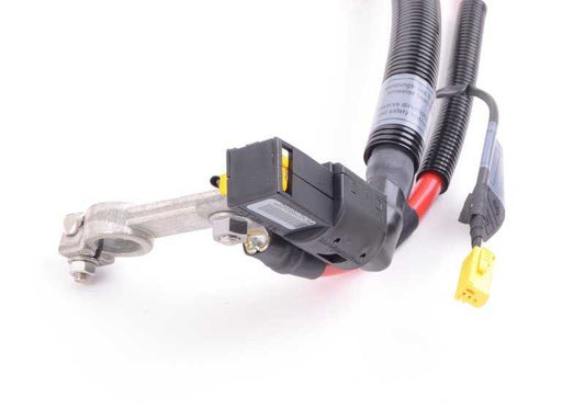 Cable de batería positivo para BMW X3 E83 (OEM 61123413402). Original BMW.