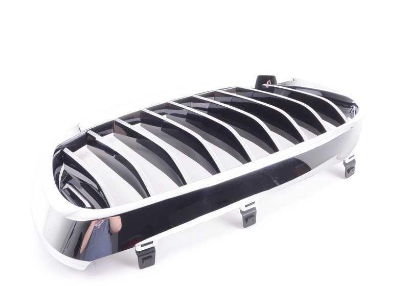 Rejilla decorativa frontal izquierda para BMW G11, G12 (OEM 51137357011). Original BMW