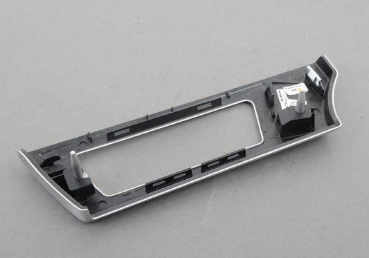 Moldura de salpicadero en aluminio izquierda OEM 51459147390 para BMW E90, E91, E92, E93. Original BMW.