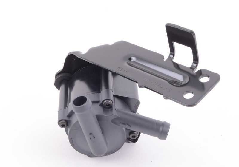 Bomba adicional de refrigerante para BMW F85, F86 (OEM 11517848367). Original BMW.