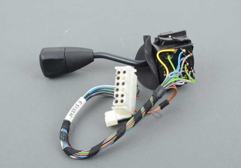 LEVER OF INTERMITTENTS AND LIGHTS/SHORTS OEM 61318360907 FOR BMW E36, Z3. Original BMW.