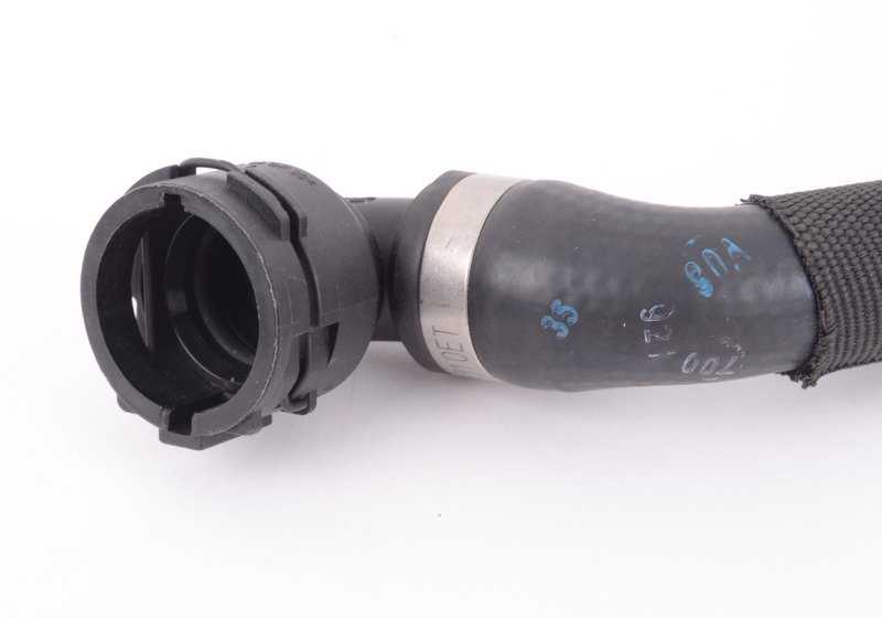 Manguera de Bomba de Agua Auxiliar-Radiador para BMW E81, E82, E87, E87N, E88, E90, E90N, E91, E91N, E92, E92N, E93, E93N, E84 (OEM 64216928591). Original BMW